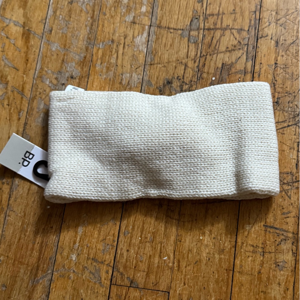 Cream‎ Knotted Headband with Rginestones - Picture 2 of 3